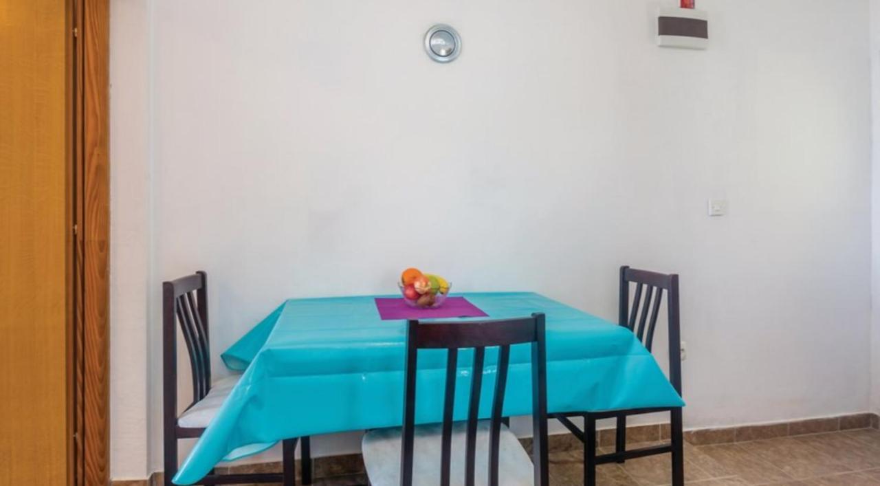 Niko Apartment *
